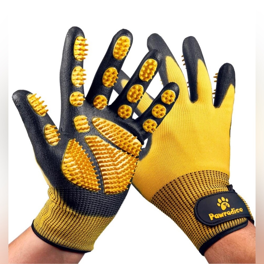 ⭐️ Host Pick⭐️ Pawradise pet grooming & bathing gloves NWT